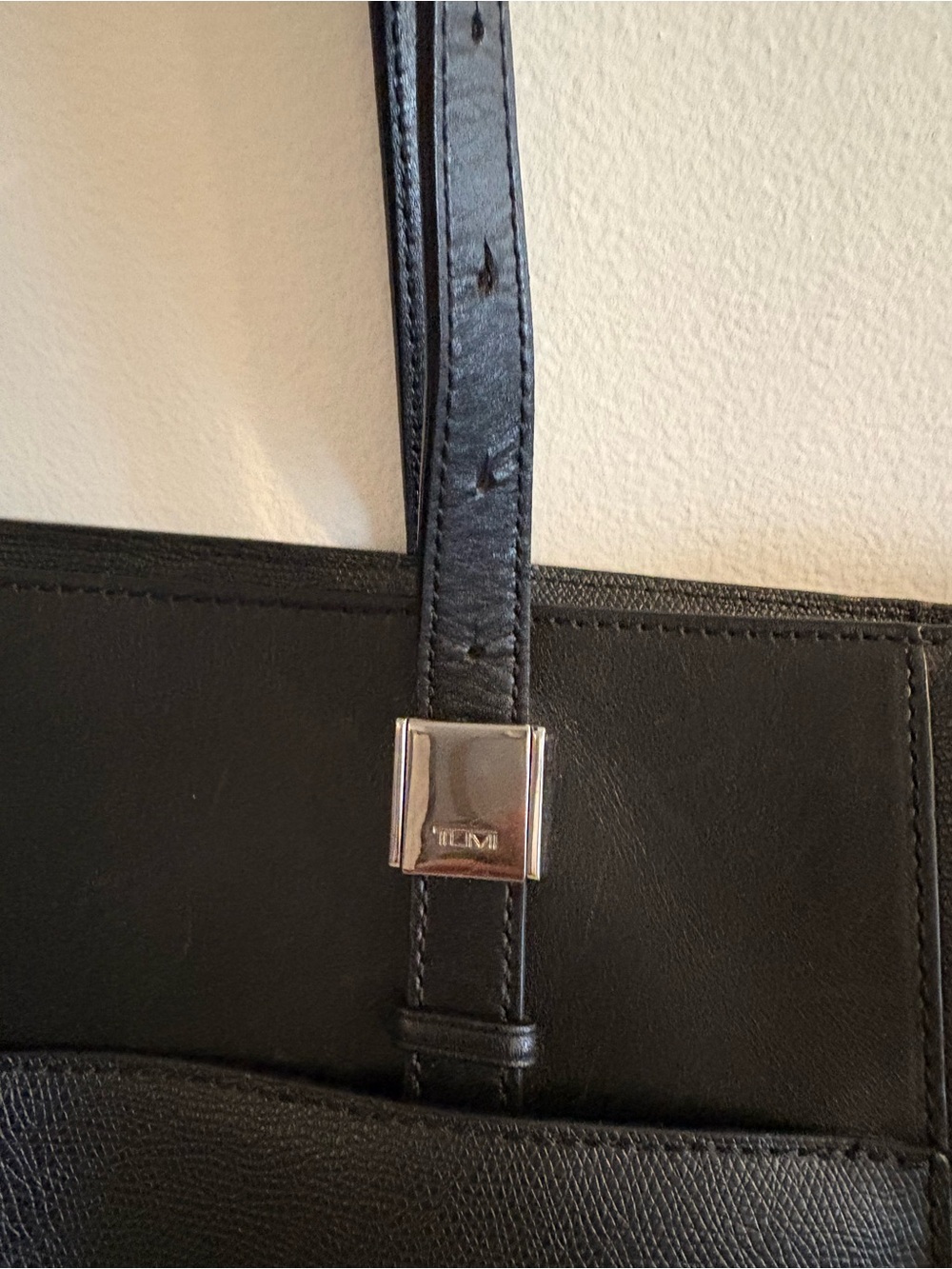 TUMI || Sinclair Nora Tote Travel Bag Laptop Work Briefcase in Black - Picture 4 of 10